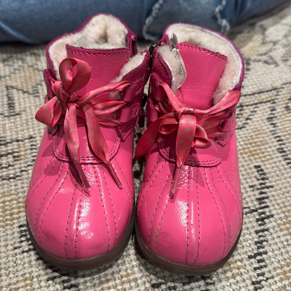Toddler Ugg Snow/Rain Boots in hot pink, 7.5